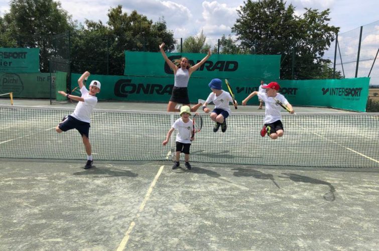 nicky_kids_springen_tcamschanzl