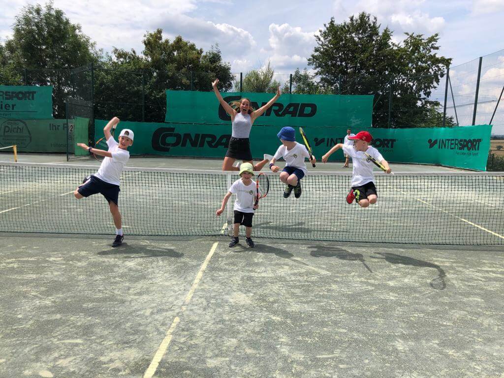 nicky_kids_springen_tcamschanzl